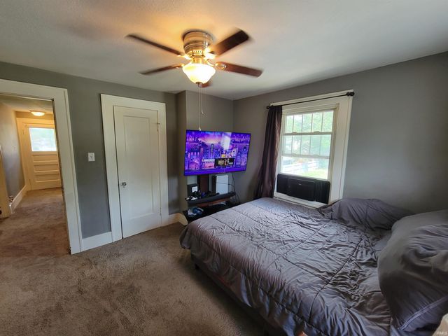 210 W 19th Street, Auburn, IN 46706