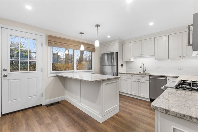 14 Williams C17, Danvers, MA 01923