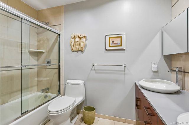 19 Rolling Way, New City, NY 10956