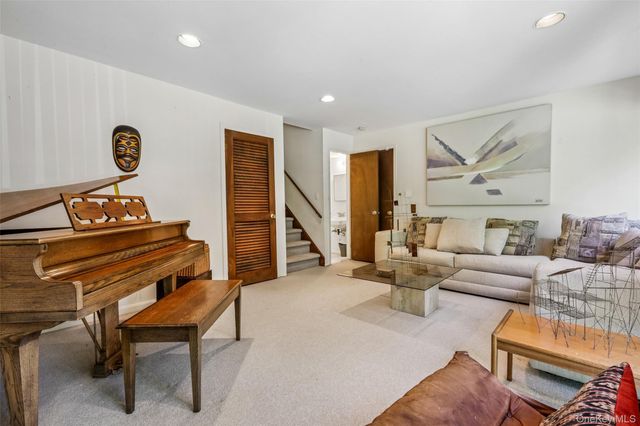 19 Rolling Way, New City, NY 10956