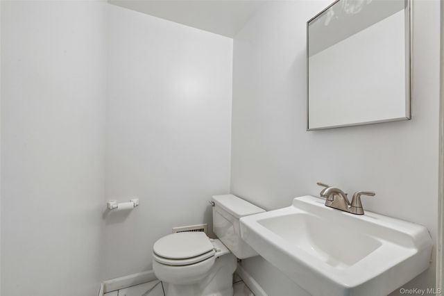 19 Rolling Way, New City, NY 10956