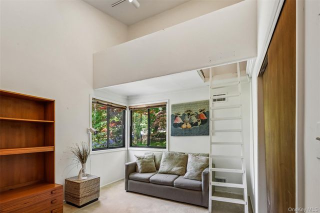 19 Rolling Way, New City, NY 10956