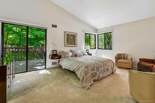 19 Rolling Way, New City, NY 10956