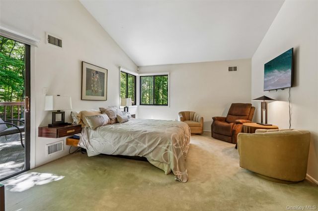 19 Rolling Way, New City, NY 10956