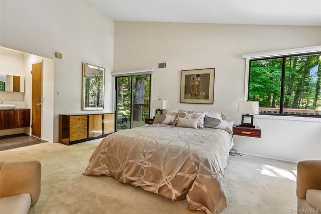 19 Rolling Way, New City, NY 10956