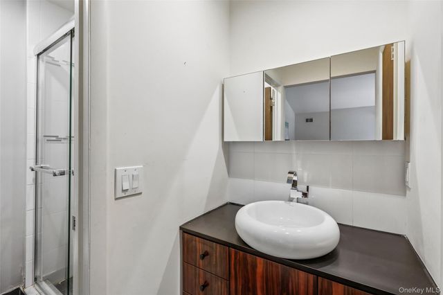 19 Rolling Way, New City, NY 10956