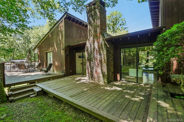 19 Rolling Way, New City, NY 10956