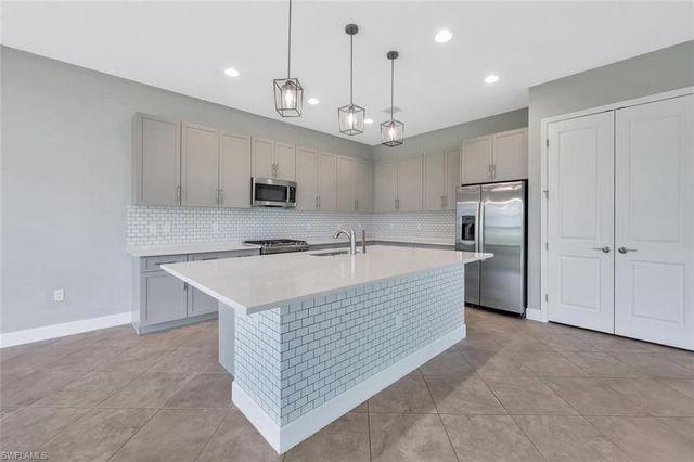 12260 Red Pine PL, Estero, FL 33928