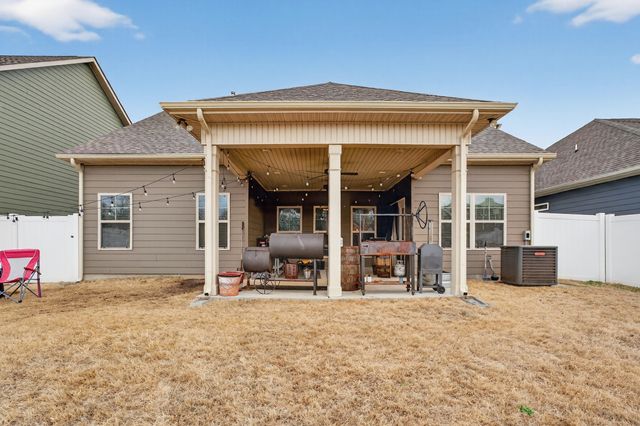 3664 Stormy Ln, Rockvale, TN 37153