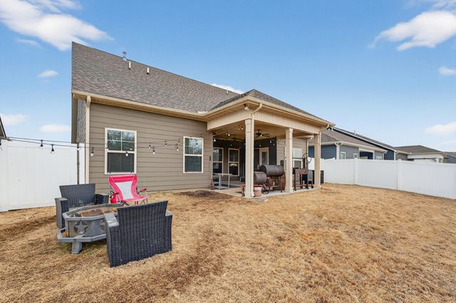 3664 Stormy Ln, Rockvale, TN 37153