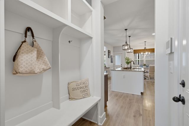 819 Ryecroft Ln, Franklin, TN 37064