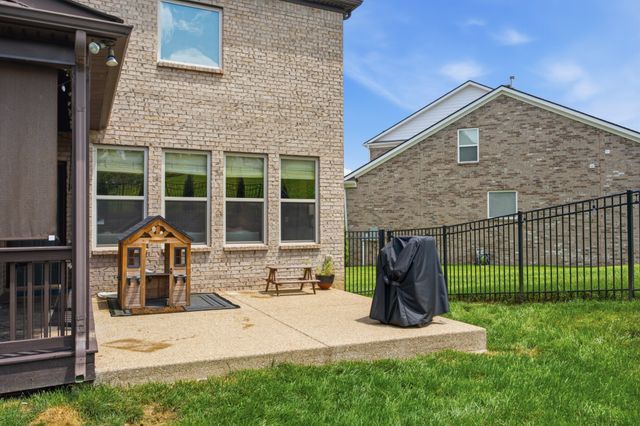 819 Ryecroft Ln, Franklin, TN 37064