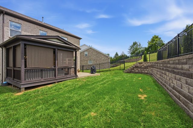819 Ryecroft Ln, Franklin, TN 37064