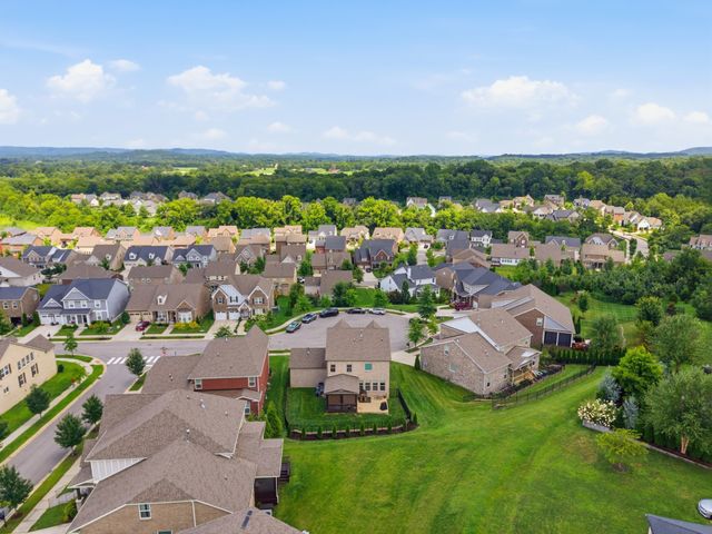 819 Ryecroft Ln, Franklin, TN 37064