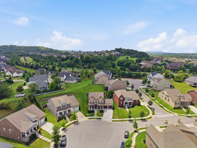 819 Ryecroft Ln, Franklin, TN 37064