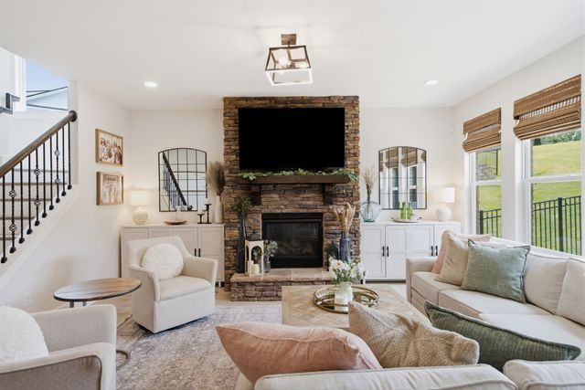 819 Ryecroft Ln, Franklin, TN 37064