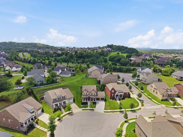 819 Ryecroft Ln, Franklin, TN 37064