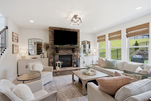 819 Ryecroft Ln, Franklin, TN 37064
