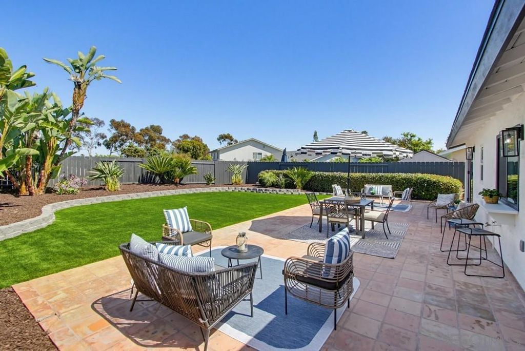 Image 11 of property listing at 7415 Bovet Way, San Diego, CA 92122