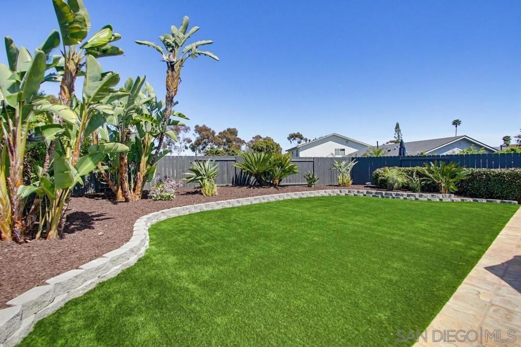 Image 27 of property listing at 7415 Bovet Way, San Diego, CA 92122