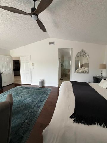 1101 Wilshire Circle E, Pembroke Pines, FL 33027