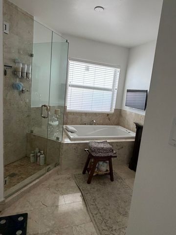 1101 Wilshire Circle E, Pembroke Pines, FL 33027