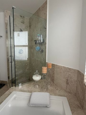 1101 Wilshire Circle E, Pembroke Pines, FL 33027