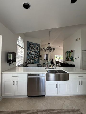 1101 Wilshire Circle E, Pembroke Pines, FL 33027