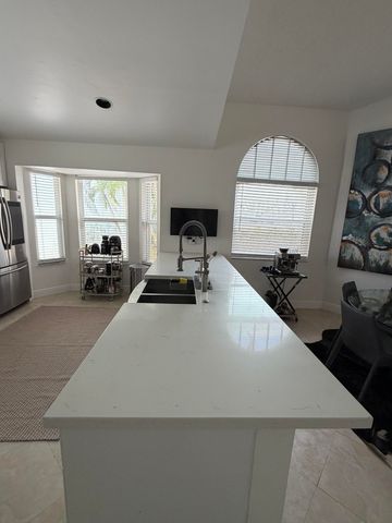 1101 Wilshire Circle E, Pembroke Pines, FL 33027