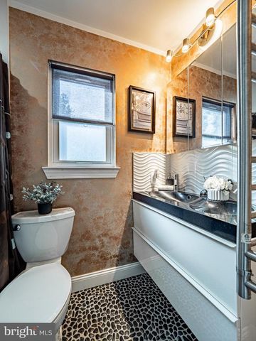 5 CHEROKEE DR, Pennington, NJ 08534