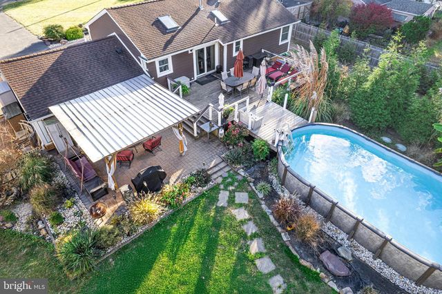 5 CHEROKEE DR, Pennington, NJ 08534