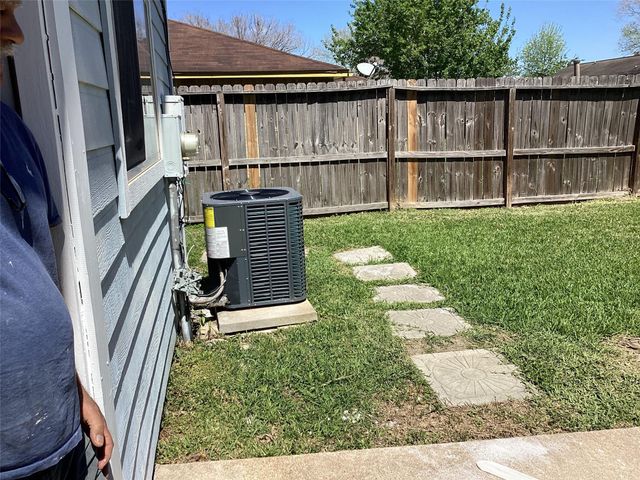 15831 Bazelbriar Lane, Houston, TX 77489