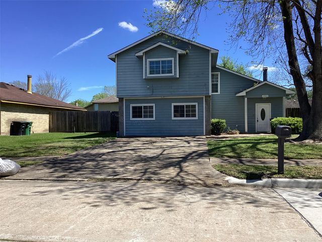 15831 Bazelbriar Lane, Houston, TX 77489