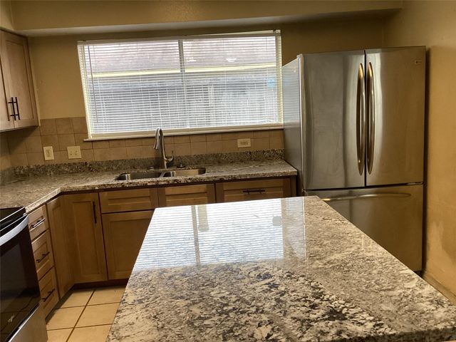 15831 Bazelbriar Lane, Houston, TX 77489