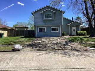 15831 Bazelbriar Lane, Houston, TX 77489