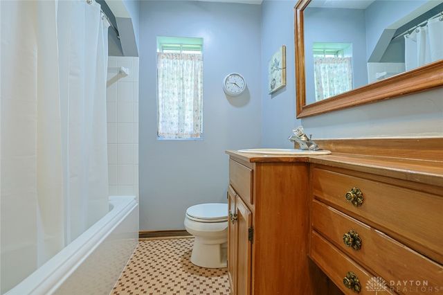 103 Chatham Drive, Kettering, OH 45429