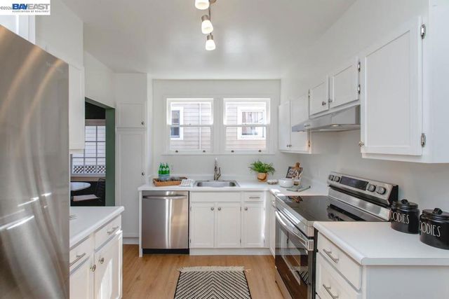 1321 Pearl St, Alameda, CA 94501