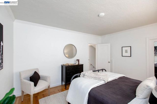 1321 Pearl St, Alameda, CA 94501