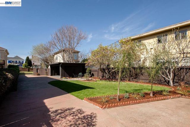 1321 Pearl St, Alameda, CA 94501