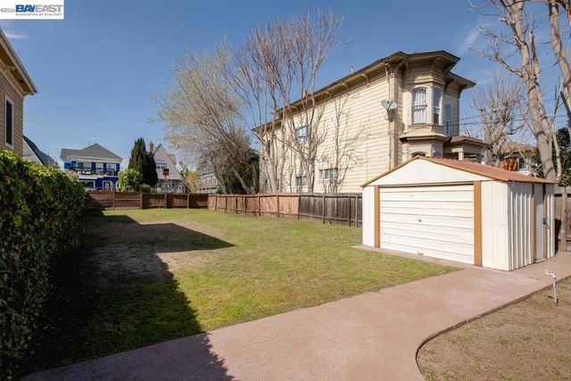 1321 Pearl St, Alameda, CA 94501