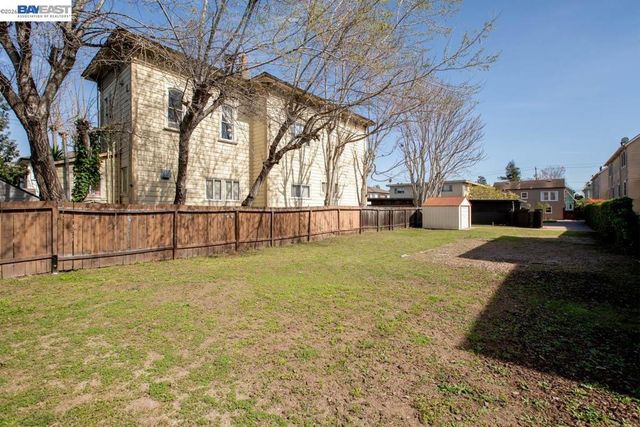 1321 Pearl St, Alameda, CA 94501