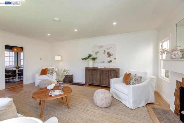 1321 Pearl St, Alameda, CA 94501