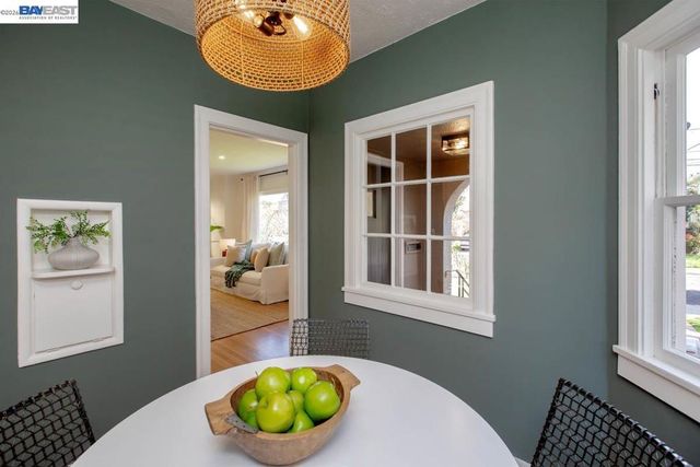 1321 Pearl St, Alameda, CA 94501