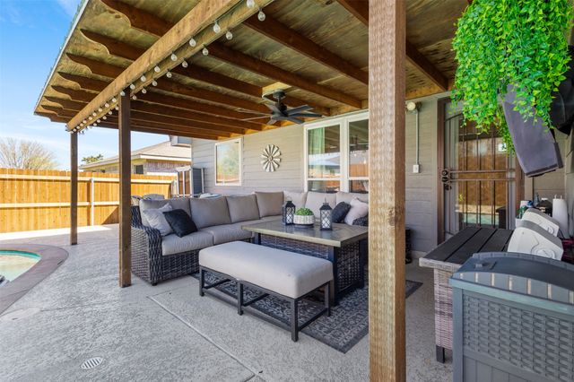 1004 Grand National Boulevard, Fort Worth, TX 76179