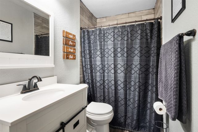 1004 Grand National Boulevard, Fort Worth, TX 76179