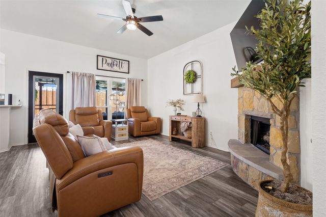 1004 Grand National Boulevard, Fort Worth, TX 76179