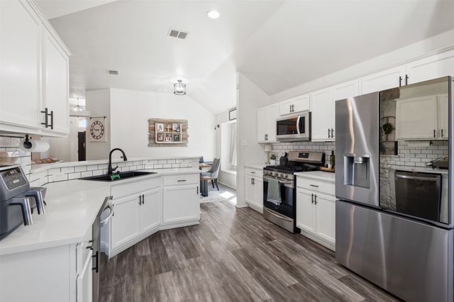 1004 Grand National Boulevard, Fort Worth, TX 76179