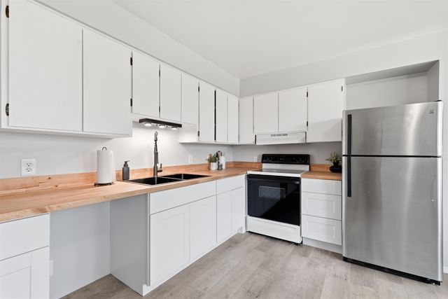 17307 N Little Spokane River Dr, Colbert, WA 99005