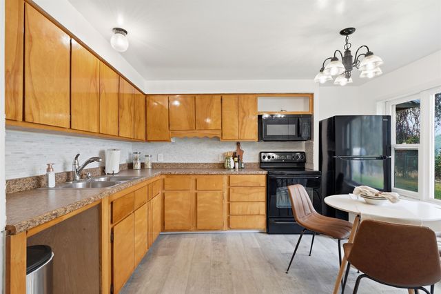 17307 N Little Spokane River Dr, Colbert, WA 99005