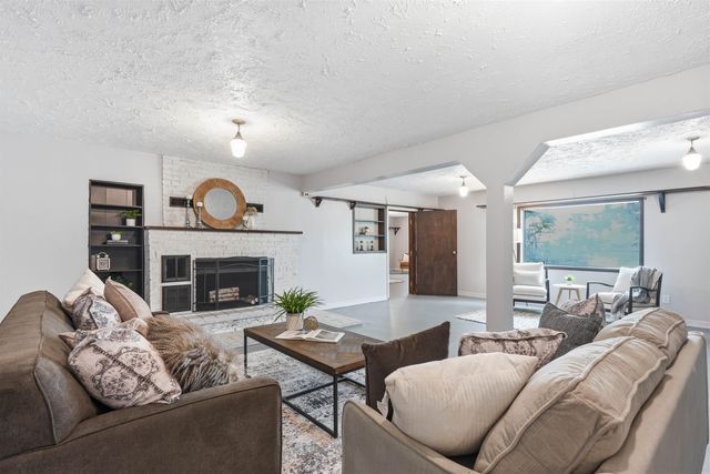 17307 N Little Spokane River Dr, Colbert, WA 99005
